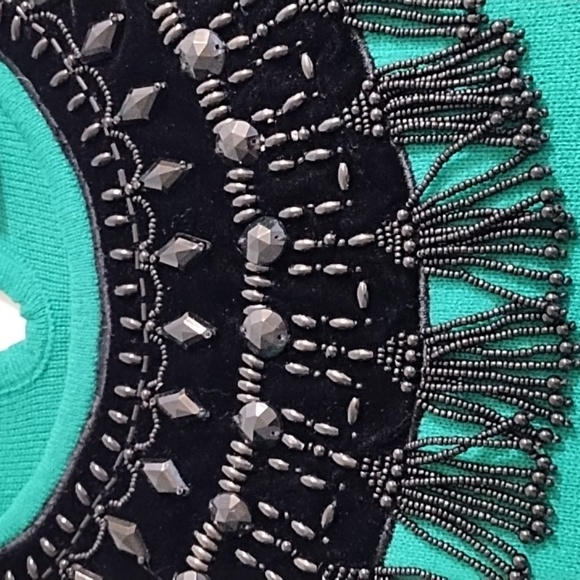 Vintage Regency By Joyce True Green Sweater Beading on Black Velvet Neckline - Picture 9 of 11